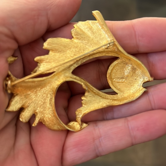 Vintage Christian Dior 80s brooch - Picture 2 of 7